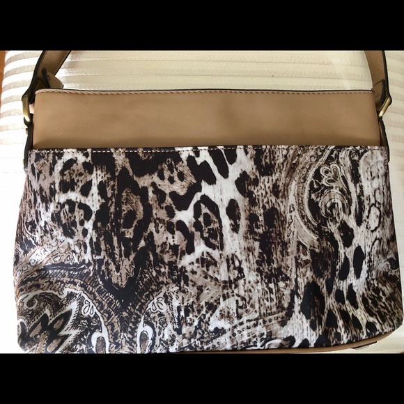 Simply Noelle Bag HOST PICK - Picture 9 of 14